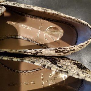 Womens Flat Shoes by Vince Camuto/Vero Cuoio - Size 6